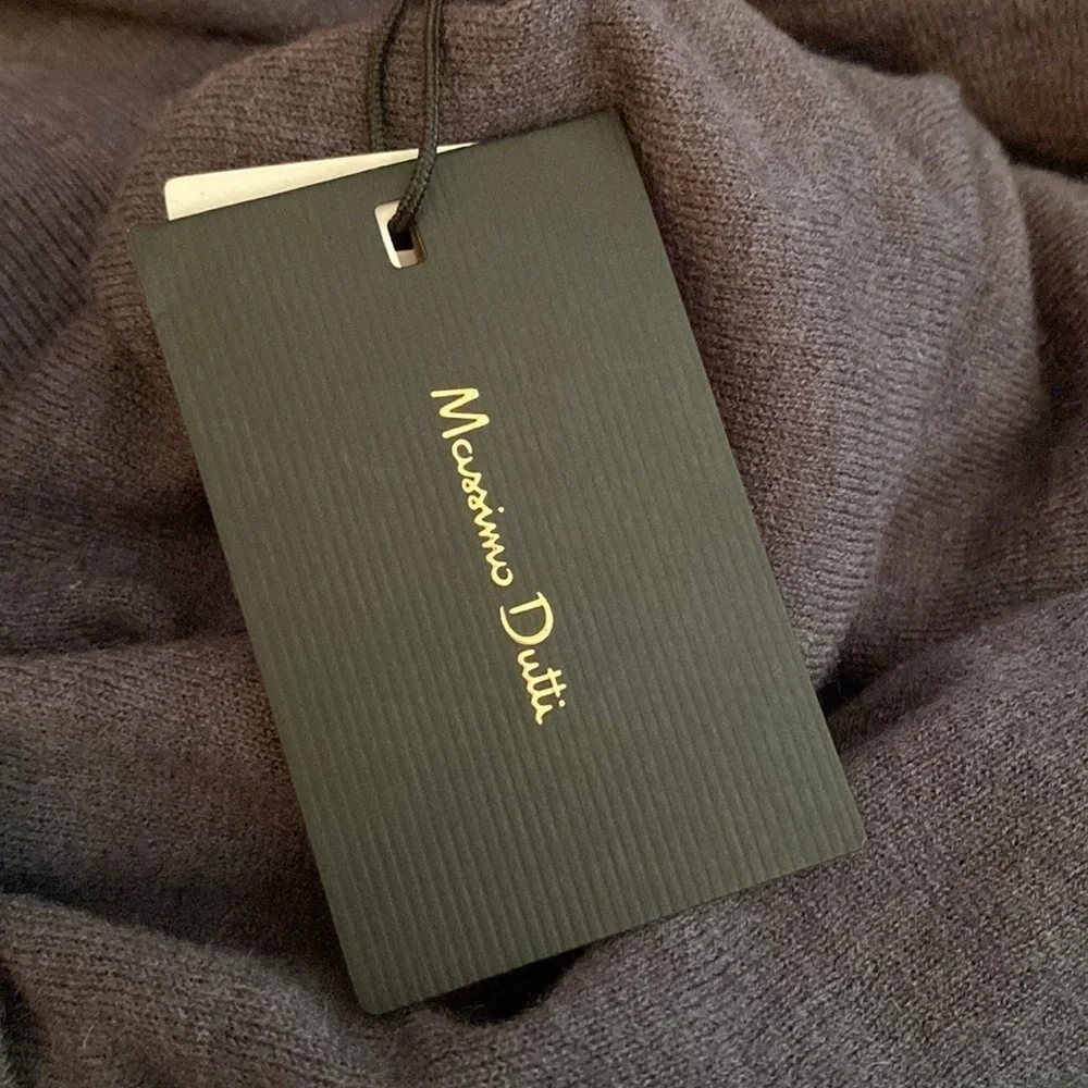 NWT. Massimo Dutti Man Gray Merino Wool/Cashmere Crew Neck Sweater. Size L.